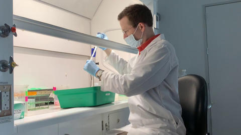 Dr. Kai-Uwe Jarr im Labor